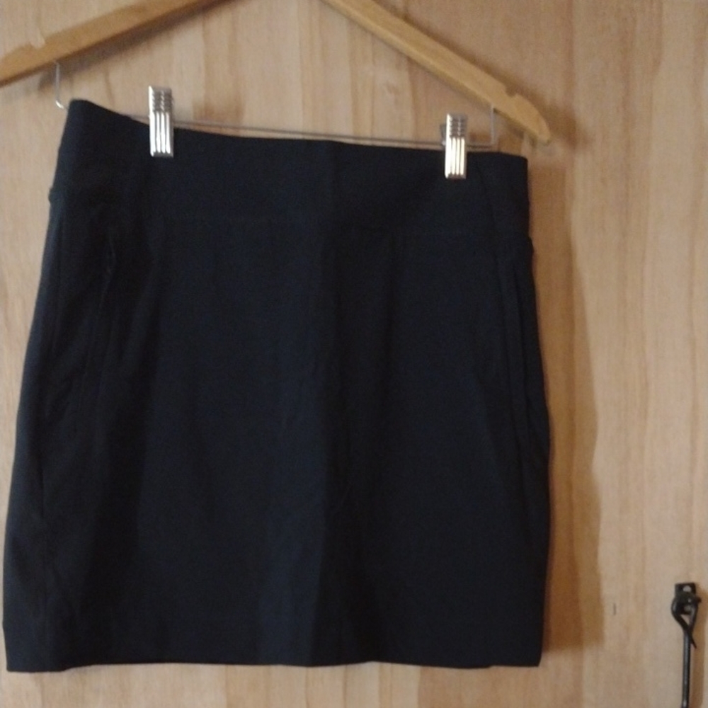 Athleta Black Skort  Size 8 Side Zipper Pockets Pre-owned